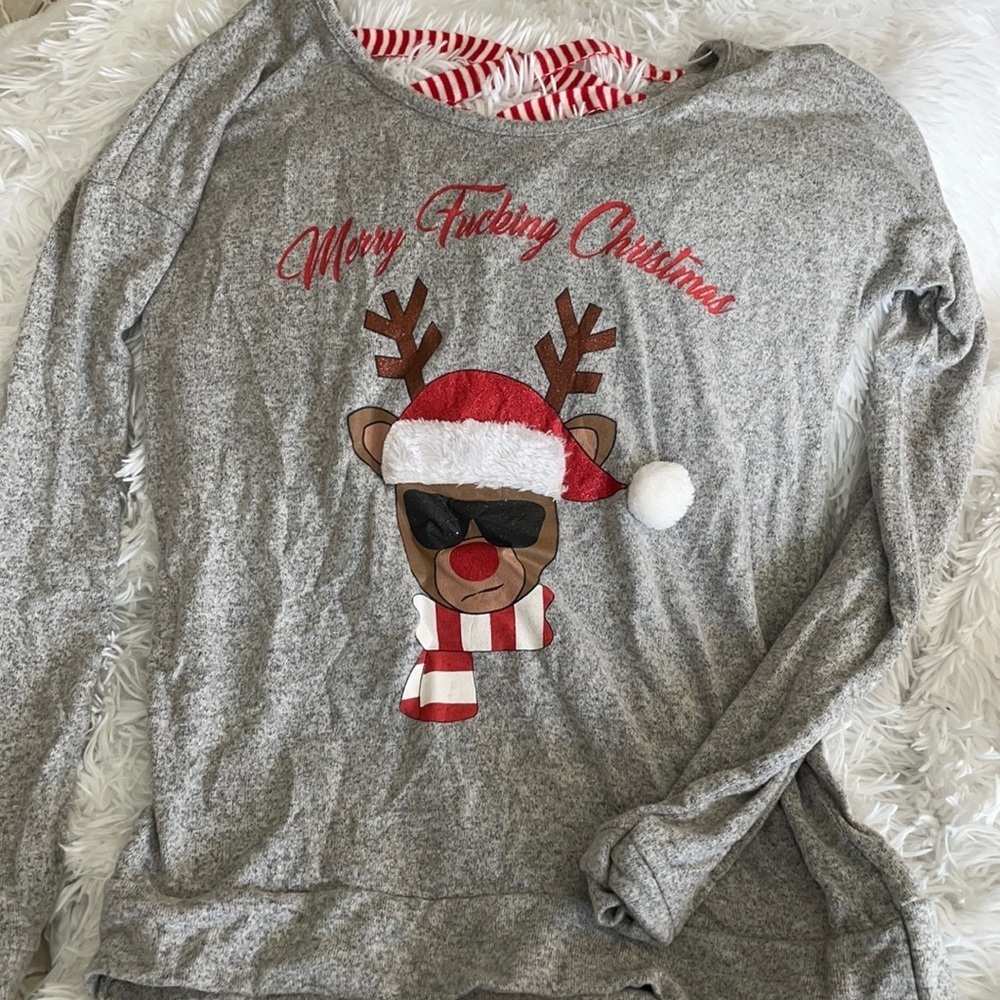 🩷 3/$18 Spencer's Gray Christmas Reindeer Sweater